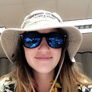 Meet your Posher, Charley